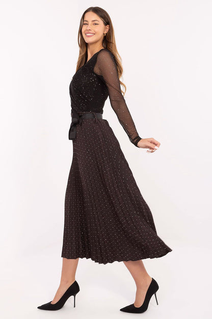 High-quality viscose midi skirt with elastic waistband and sash belt by Rue Paris, perfect fit for EU Size 0, exuding sophistication and style.