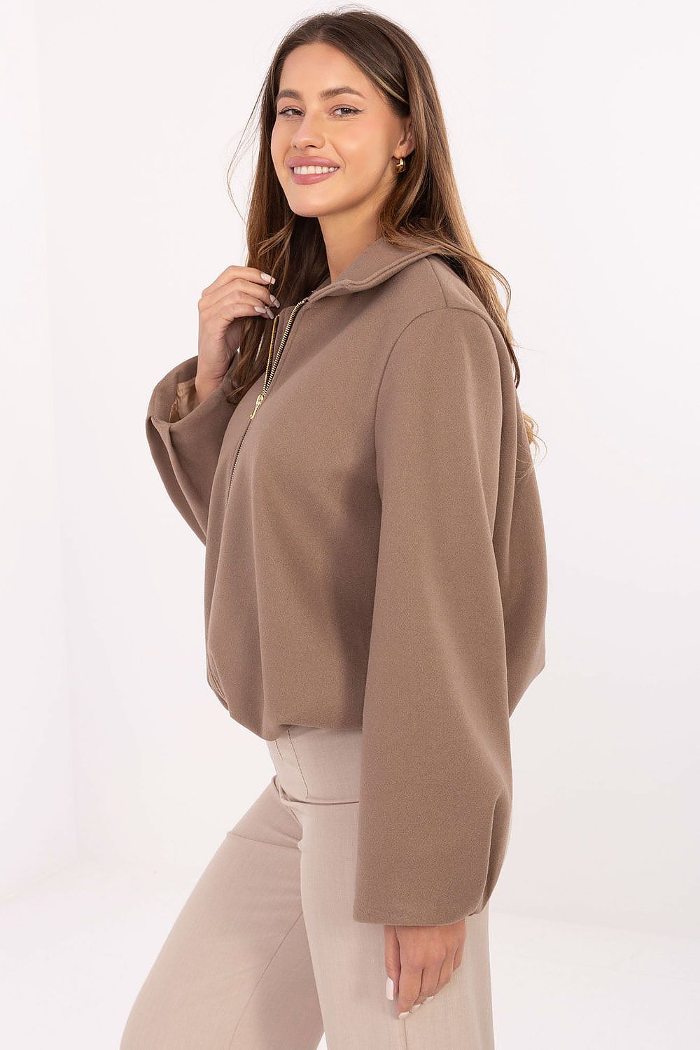 Elegant Rue Paris Polyester Jacket featuring a fashionable balloon cut and short fit, ideal for casual wear in transitional seasons.