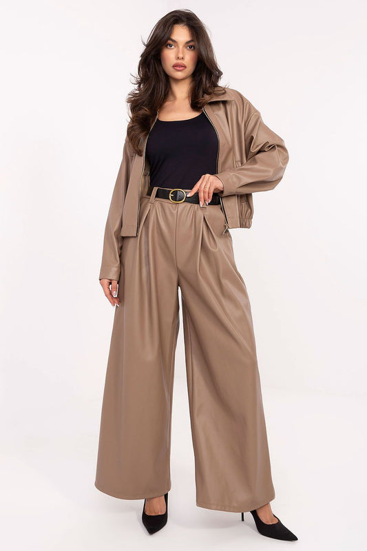 Elegant high-waisted palazzo trousers in eco-leather by Rue Paris, featuring wide legs, adjustable belt, and side pockets for a luxurious look.
