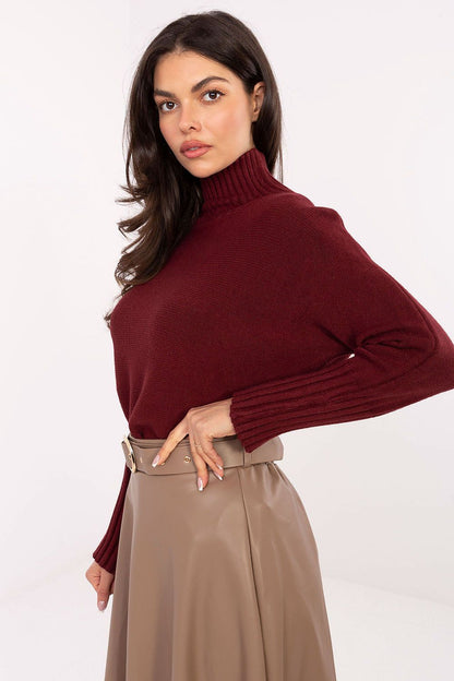Luxurious close-up of Rue Paris women's turtleneck sweater, highlighting the premium viscose-polyamide fabric blend, ideal for all-day comfort and style.