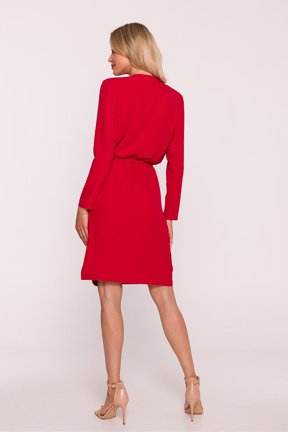 Stylove pencil dress showcased with long sleeves, adding sophistication to the silhouette, ideal for evening outings.
