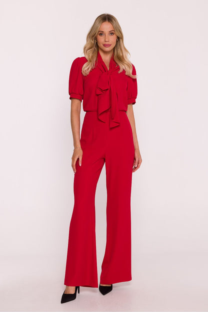 Wide trousers of the elegant women's suit by Stylove showcasing a sophisticated high-waisted design.