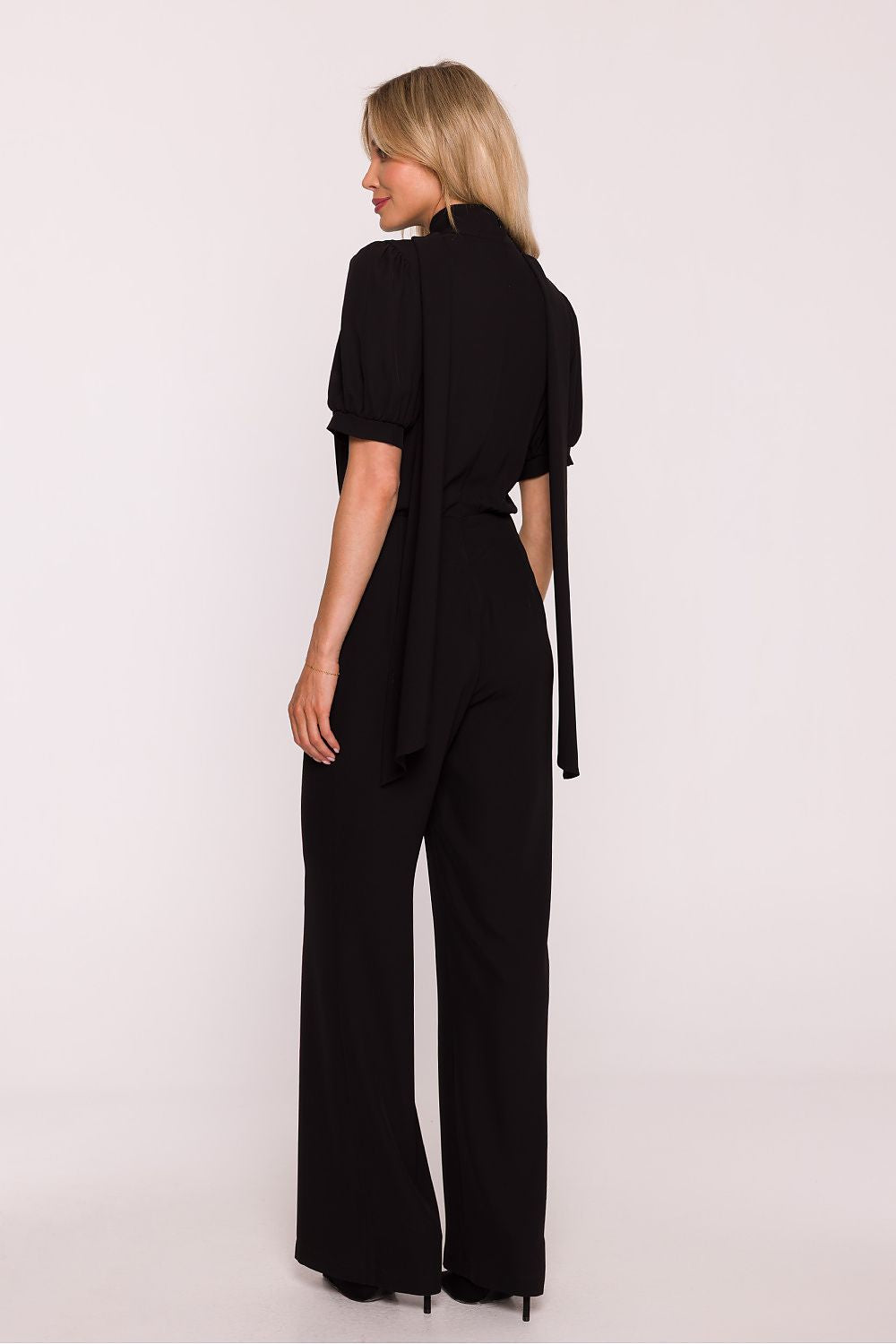 Elegant women's suit top with delicate tie detail and romantic puff sleeves by Stylove, showcasing a chic V-neck design.