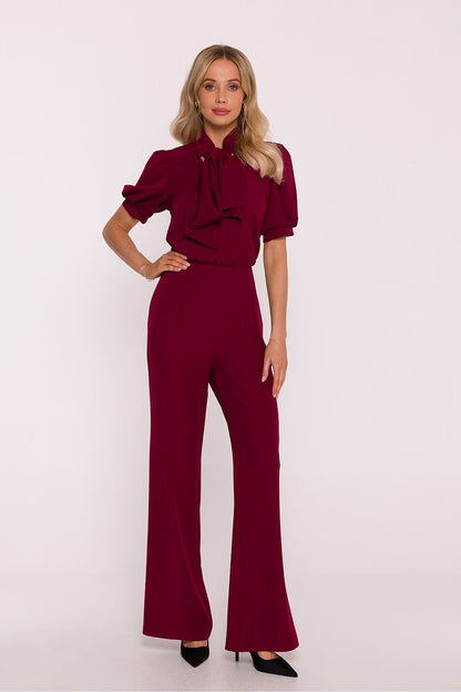Wide-legged trousers of a luxurious women's suit from Stylove, designed for comfort and style at formal occasions.