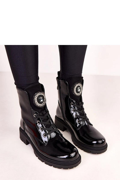 Luxurious Solea stylish ankle boots featuring a sleek zipper, plush warm interior, and elegant 4 cm heel, designed for comfort and urban sophistication, suitable for EU sizes 36-41.