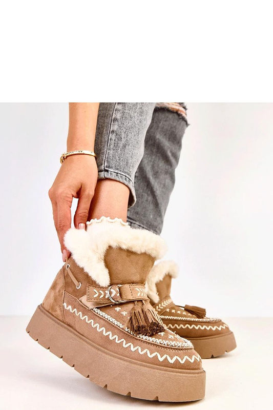 Luxury slip-on snow boots by Solea featuring decorative fringes, warm fur lining, and an elegant ecological suede leather design, ideal for cold winter days.