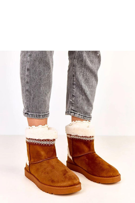 Elegant Solea Luxury Slip-On Snow Boots featuring decorative embroidery, crafted from ecological suede leather with a fur lining for ultimate winter comfort. Available in sizes EU 36-41.