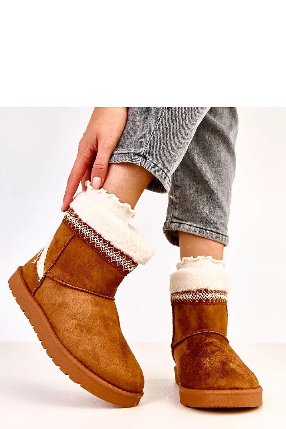 Cozy interior of Solea Luxury Slip-On Snow Boots featuring fur lining for optimal warmth and comfort during cold winter days.