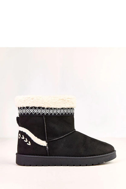 Solea's chic snow boots with stylish embroidery and plush fur lining, perfect for winter elegance and comfort, available in sizes EU 36-41.