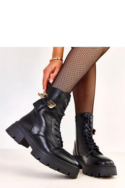 Sophisticated women's ankle boots with a 17 cm high upper and a chic side zipper, designed by Solea.