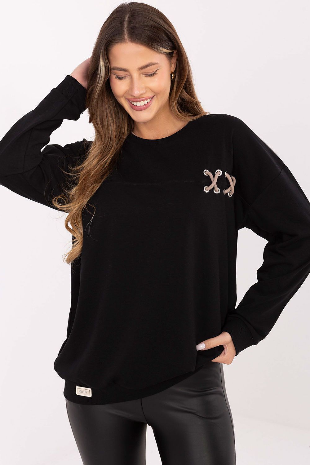 Oversized women's sweatshirt by Relevance, featuring a stylish braided detail, crafted from a luxurious 70% cotton blend, perfect for contemporary casual wear.