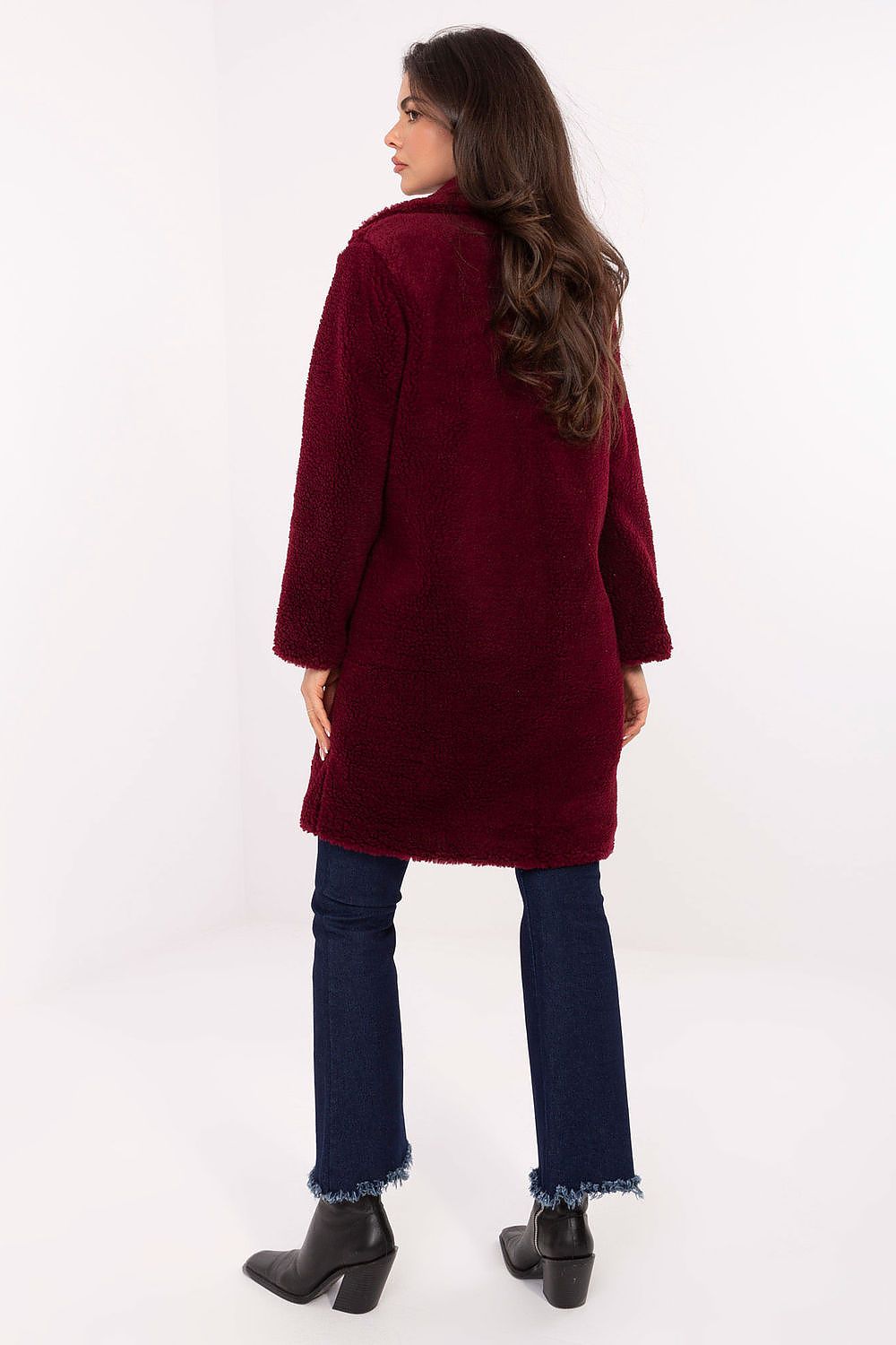 Chic women's coat, knee-length with a relaxed fit, crafted from high-quality artificial lamb material by Factory Price, perfect for cooler autumn and winter days.