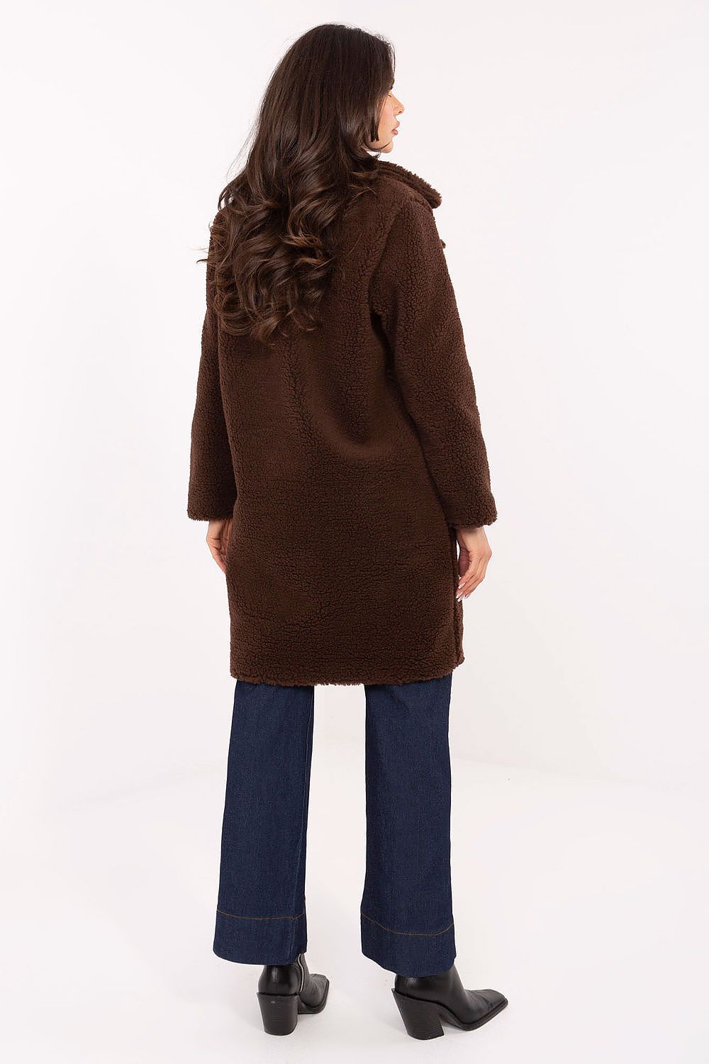 Elegant women's knee-length coat in artificial lamb by Factory Price, showcasing a luxurious polyester fabric and stylish lapel collar.