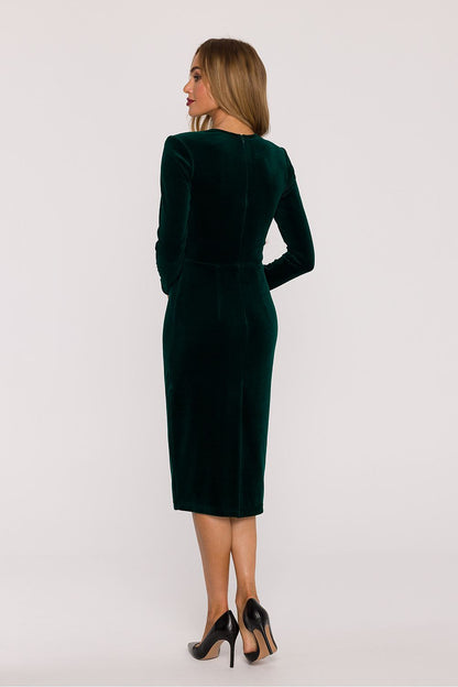 Chic fitted pencil shape Classic Velvet Midi Dress by Moe, showcasing exquisite craftsmanship and timeless elegance for special occasions.