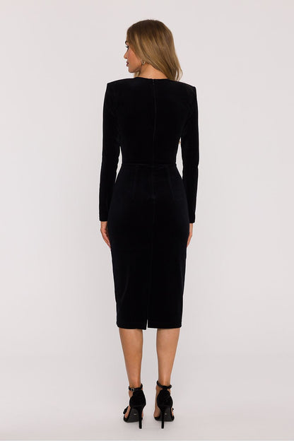 Stylish Moe Classic Velvet Dress with a refined sweetheart neckline, perfect for adding elegance to evening attire.