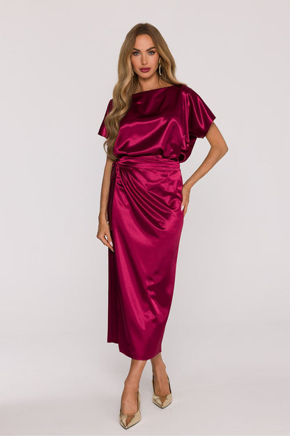 The airy short sleeves of the Luxury Satin Midi Dress by Moe, adding comfort and elegance to the sophisticated attire.