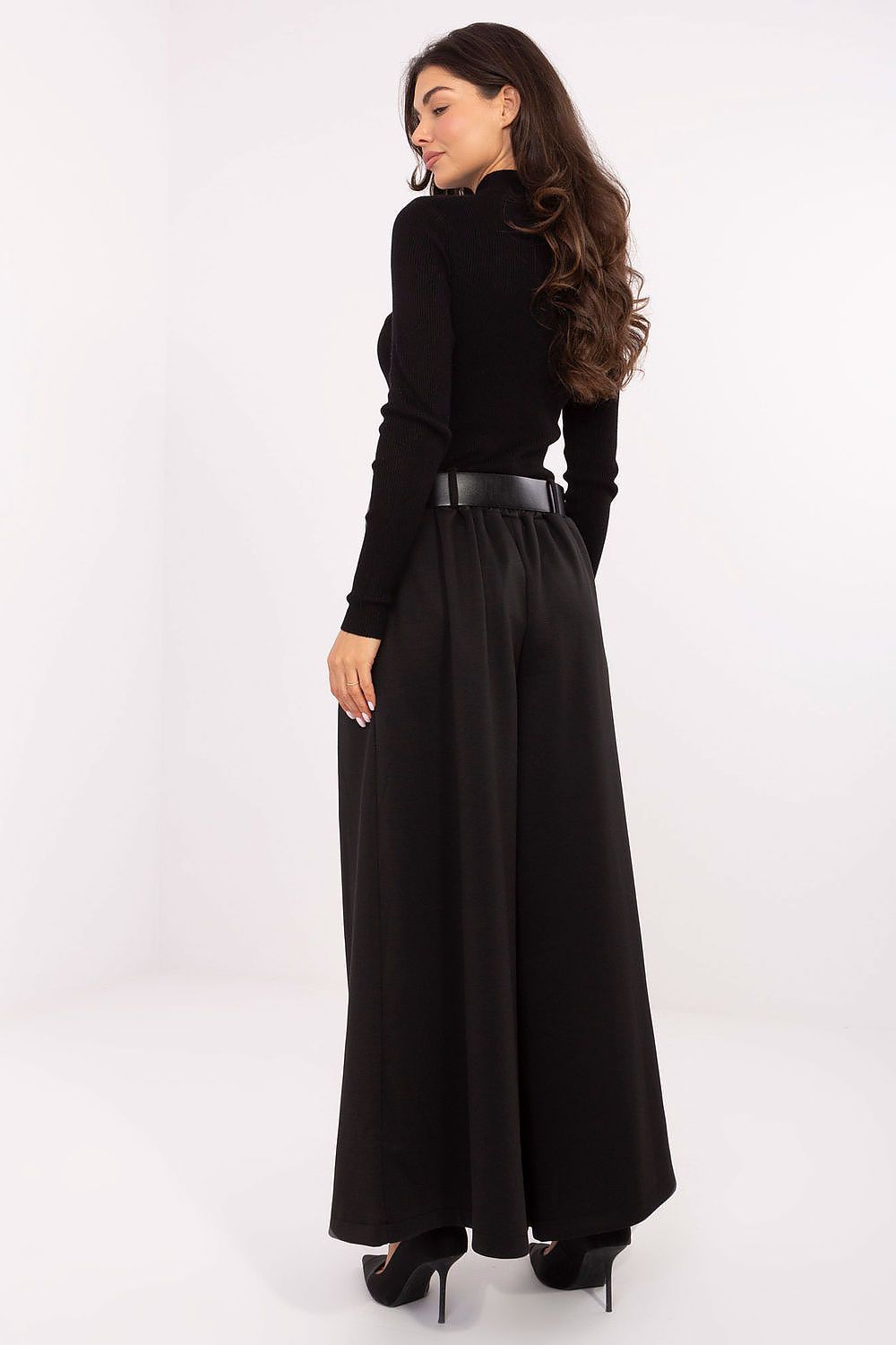Stylish Women's Palazzo Pants by Italy Moda, designed with a comfortable elastic band and practical side pockets for an elegant yet functional look.