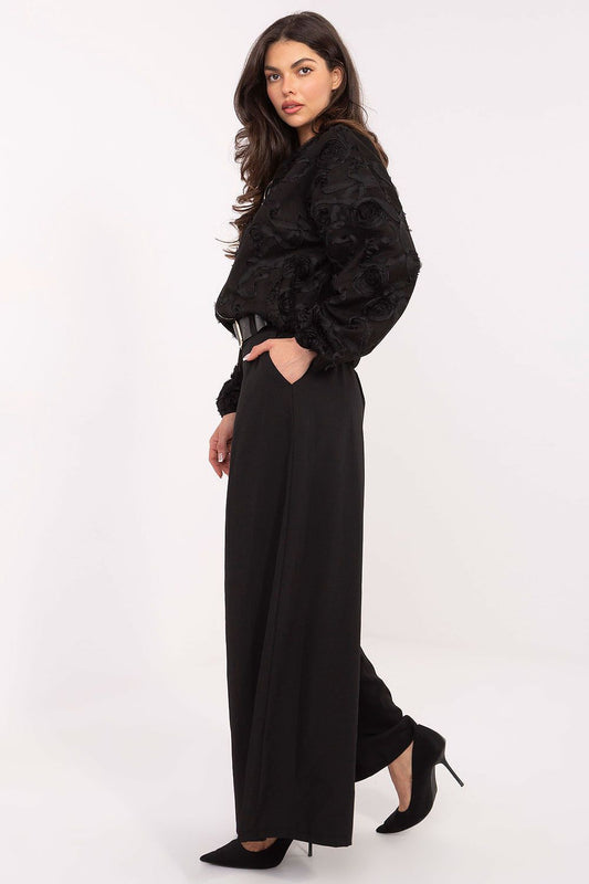 High-quality palazzo pants by Italy Moda showcasing a refined character with smooth material and wide legs, designed for both casual and formal occasions.
