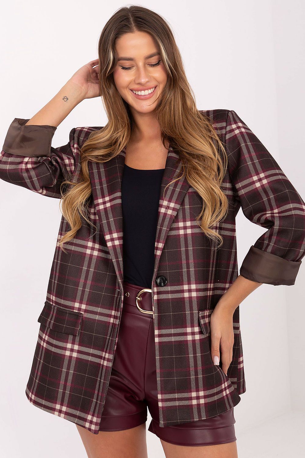 Elegant women's checked blazer by Italy Moda, showcasing a modern design and classic pattern, perfect for casual and work settings.