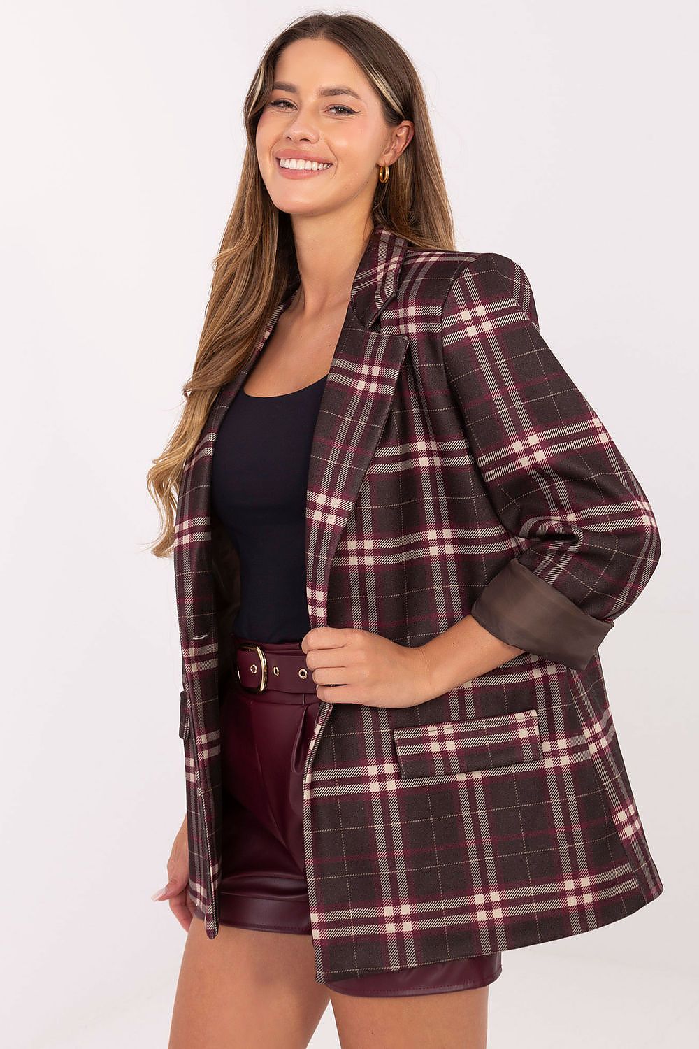 Chic view of Italy Moda's stylish checked blazer for women, highlighting the luxurious viscose-polyester blend and sophisticated shoulder pads.