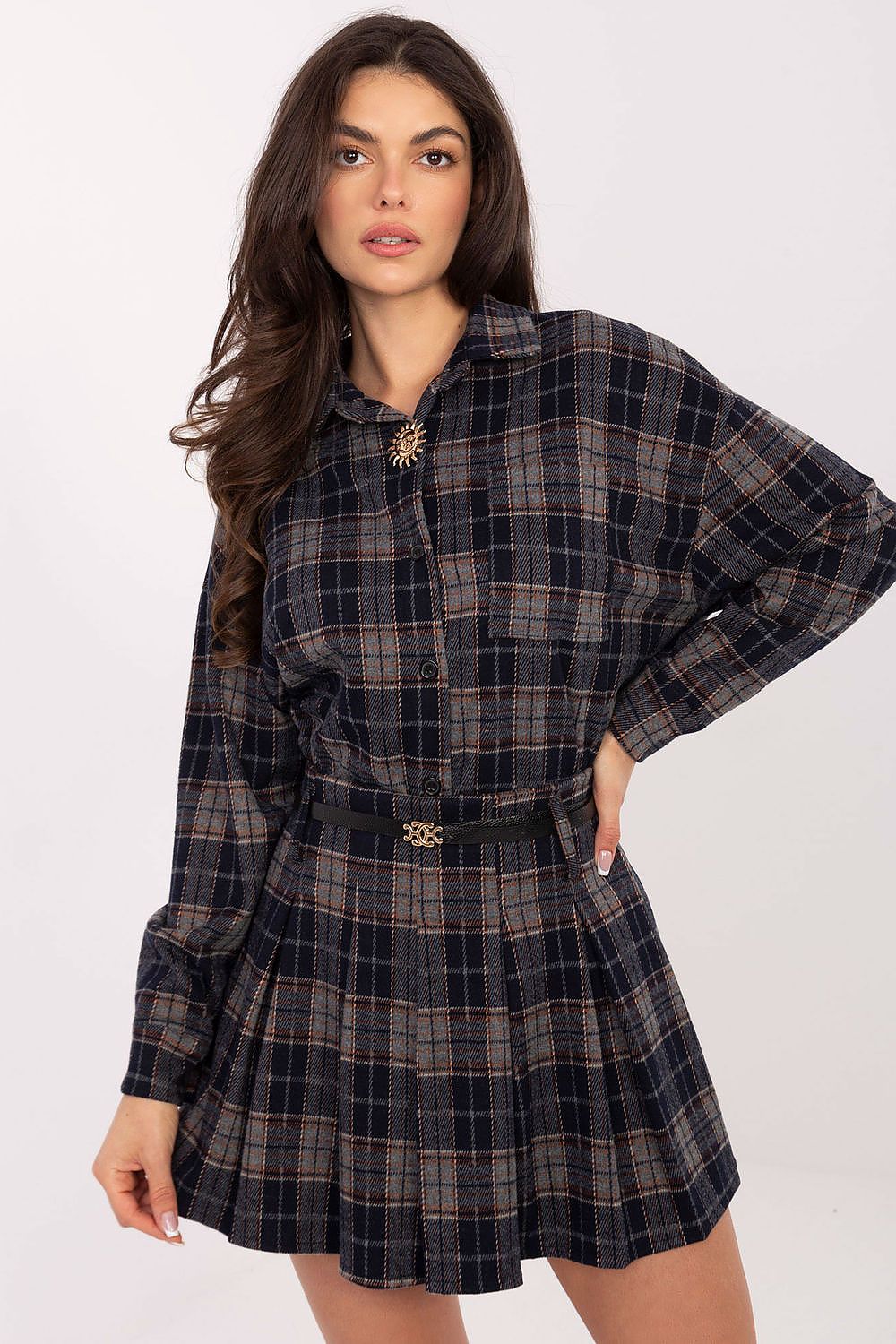 Luxurious mini skirt by Italy Moda featuring a stylish checkered pattern and elegant godets, available in sizes S/M and L/XL, perfect for chic casual and formal outfits.