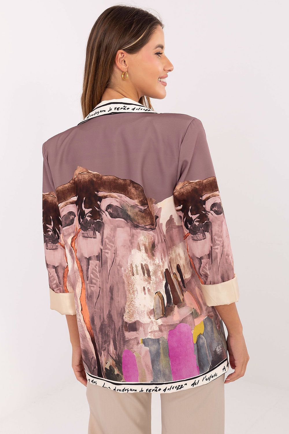 High-quality women's blazer by Italy Moda in EU sizes 0-3, elegantly tailored with a smooth lining for comfort, perfect for elevating any outfit.