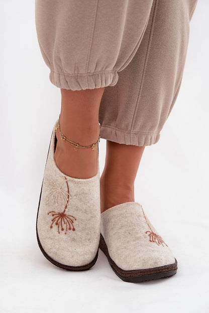 Step in Style luxurious felt slippers designed for women, offering a stable elastic sole and a perfect fit for sizes EU 36-41.