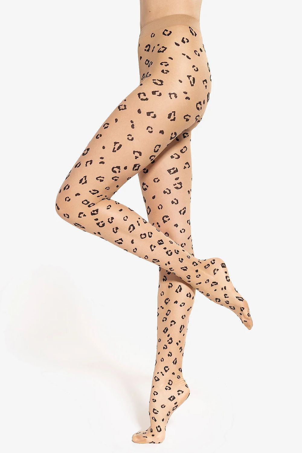 Close-up of Gatta fashionable animal print tights, emphasising comfort and durability with reinforced toe area, ideal for elegant outfits.