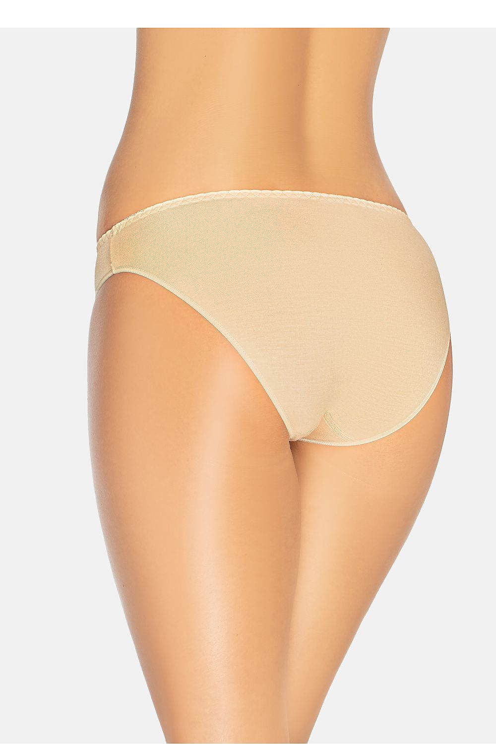 Elegant and comfortable women's bamboo panties from Teyli, expertly crafted to reduce visibility and enhance shape.