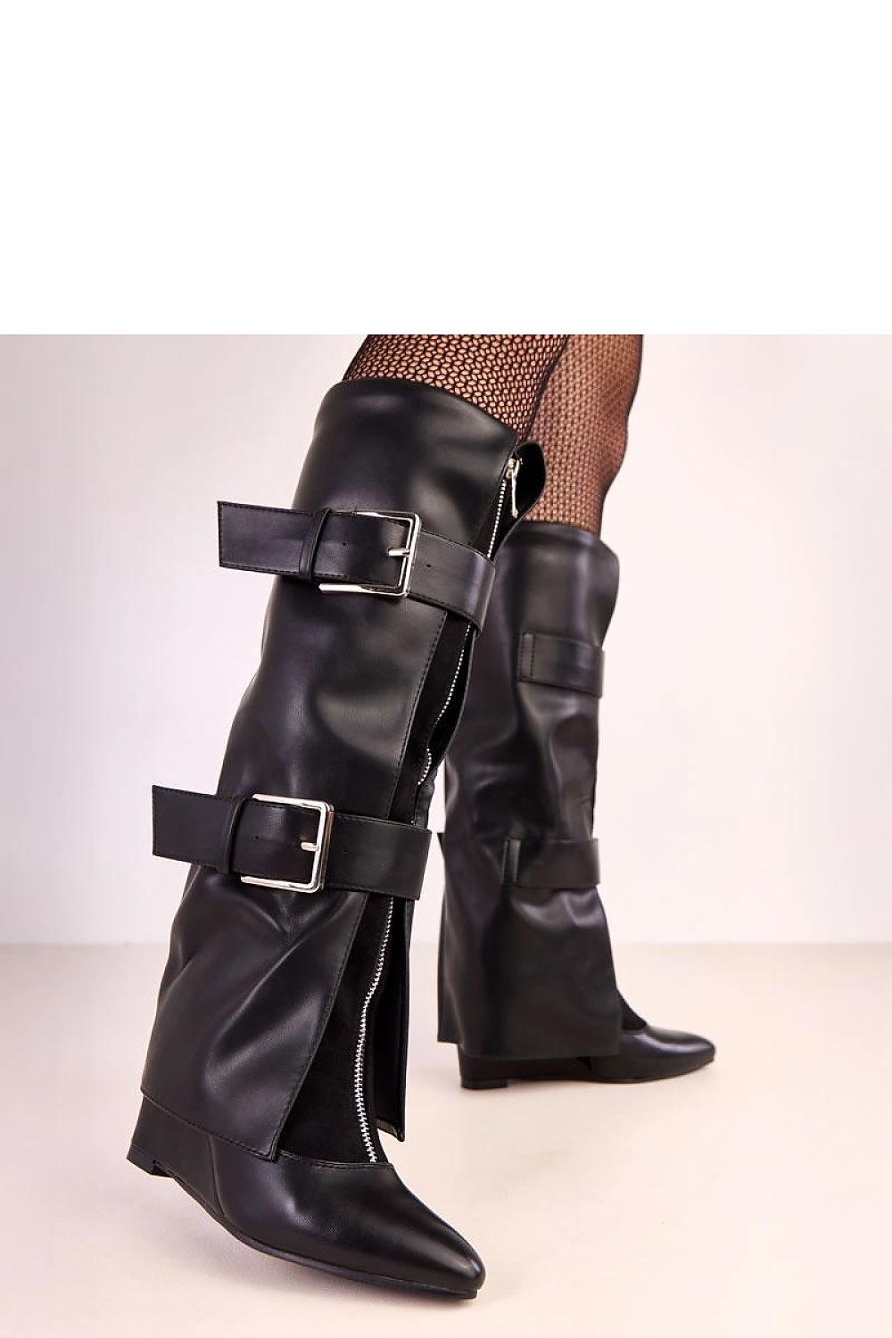 Stylish Solea knee-high boots showcasing decorative buckles and 37 cm shaft, ideal for adding luxury to any outfit this winter.