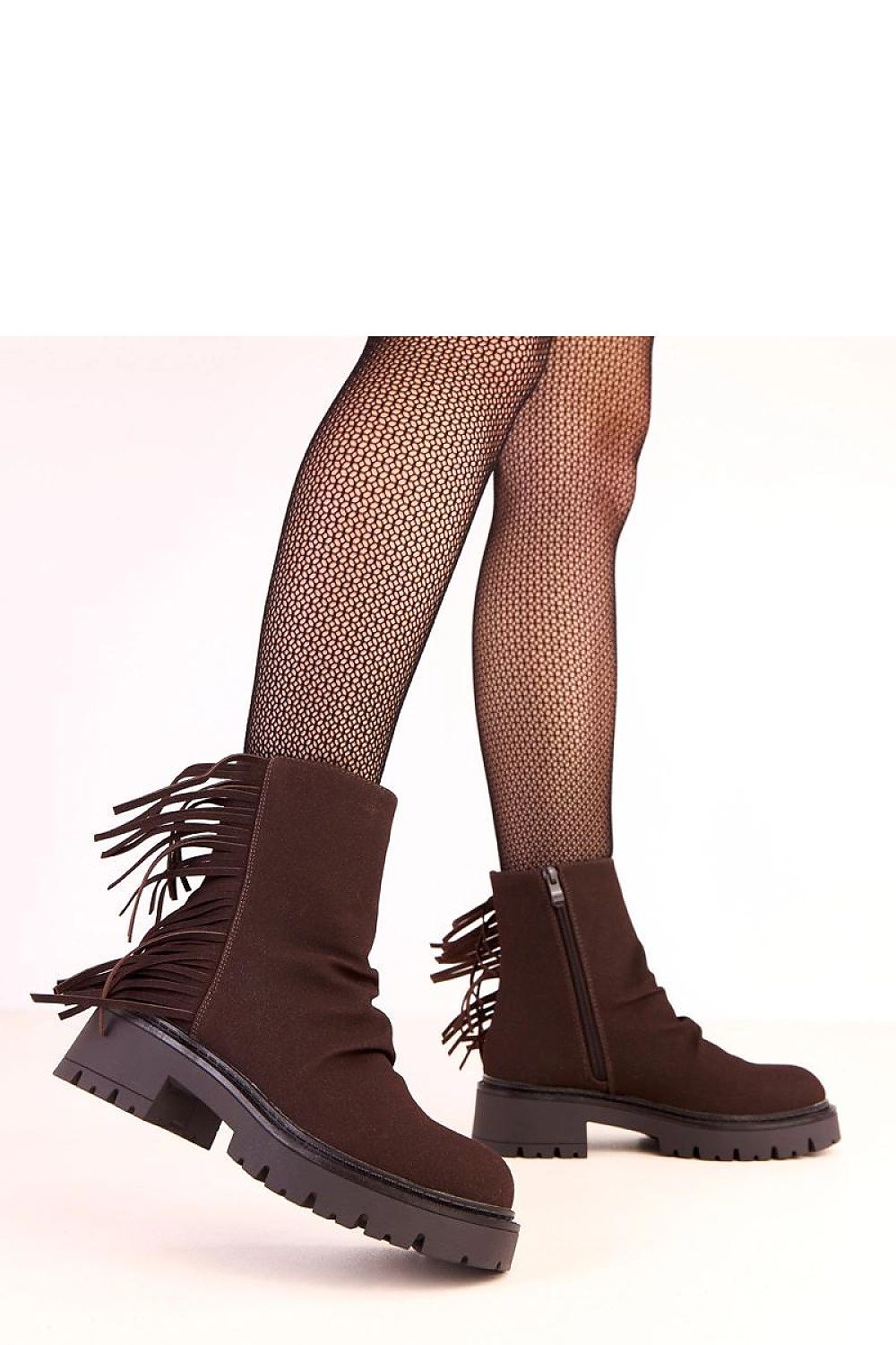 Solea ankle boots displayed with sizes EU 36-41, highlighting their chic design and sturdy construction with a fashionable 14.5 cm shaft.