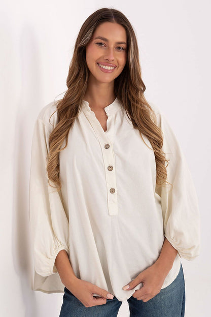 Luxury Italy Moda casual stylish blouse featuring a heart-shaped neckline, perfect for elegant everyday wear.