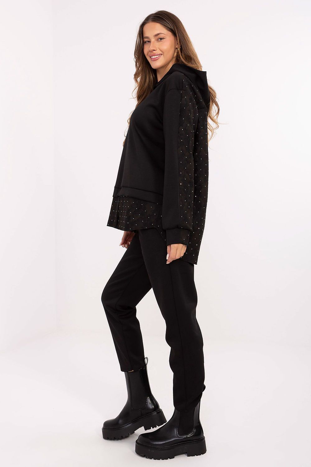 Luxurious women's hoodie and tapered pants set from Italy Moda, crafted in a high-quality viscose blend, ideal for casual outings and stylish daytime looks.