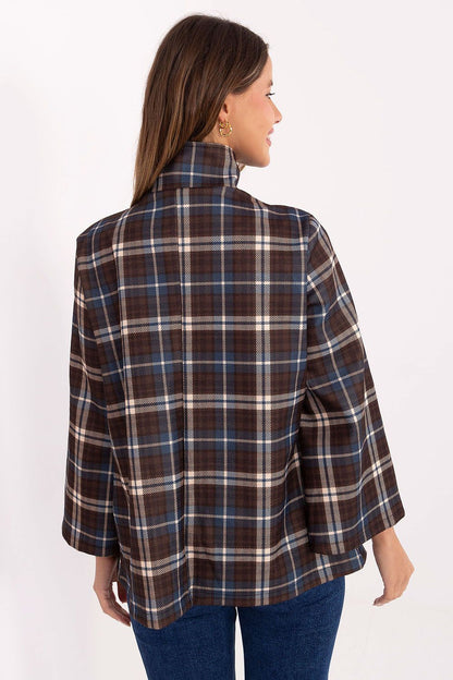 Stylish checkered coat by Italy Moda, featuring a stand-up collar and large button fastening, epitomising luxury and elegance for colder days.