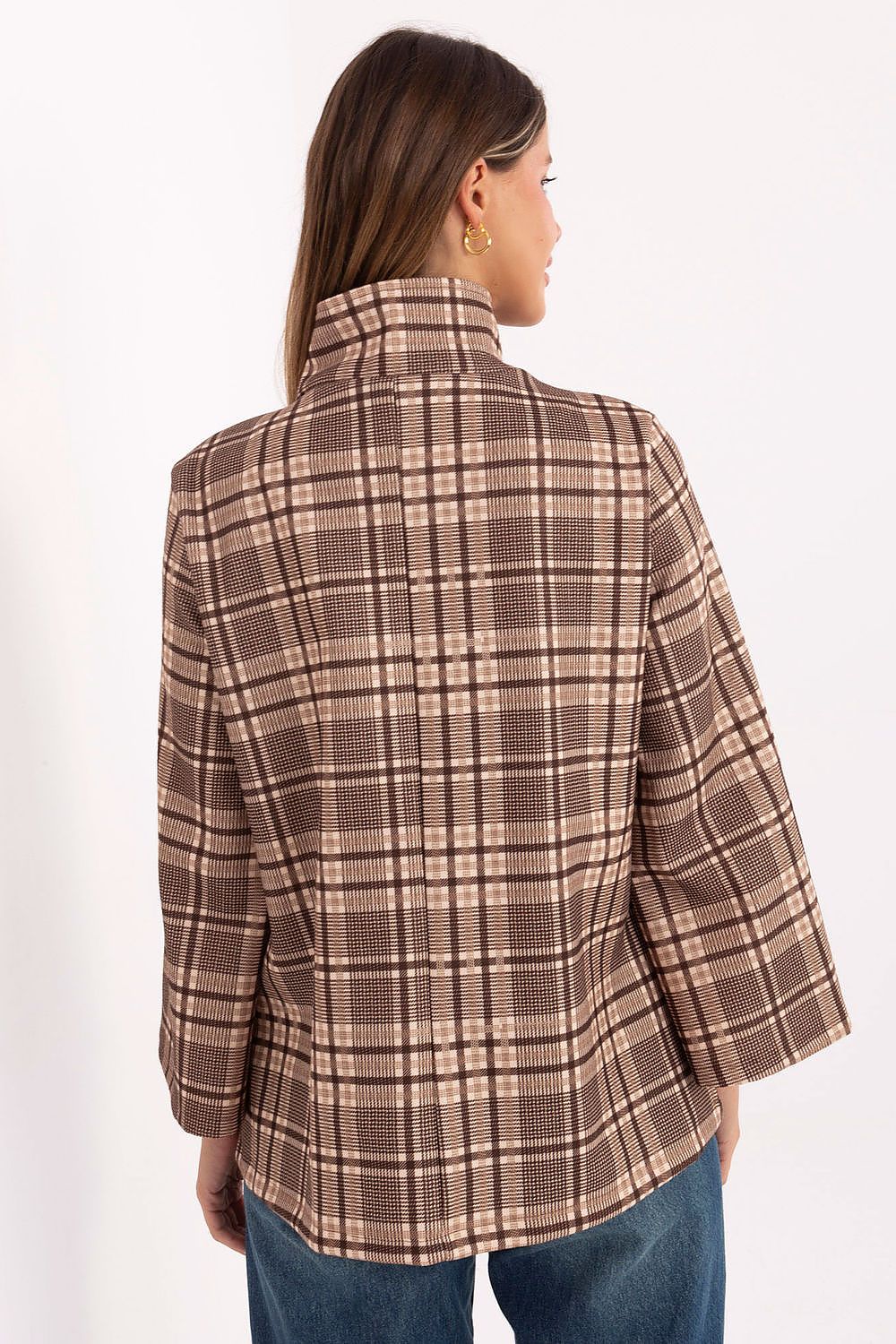 Italy Moda's luxurious women's checkered coat, designed in a timeless style with functional slip pockets and a flattering silhouette.