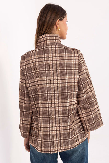 Italy Moda's luxurious women's checkered coat, designed in a timeless style with functional slip pockets and a flattering silhouette.