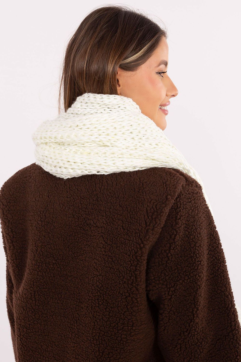 AT luxurious acrylic scarf with playful pompons, showcasing a 186 cm length perfect for versatile winter styling.