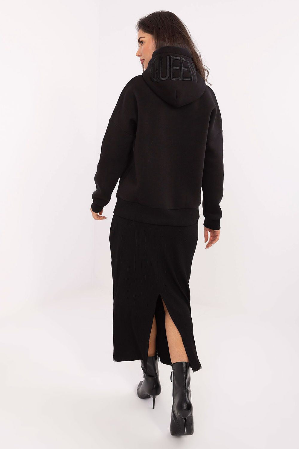 Chic women's sweatshirt by Relevance, designed with a hood and a loose fit, ideal for layering in cooler weather while maintaining a stylish look.