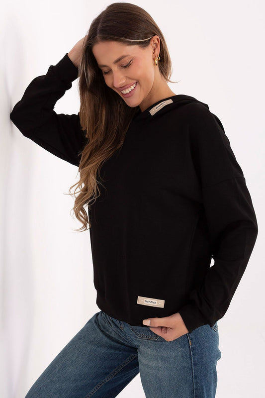 Elegant women's casual sweatshirt from Relevance with a modern design, crafted from a comfortable polyester and viscose blend with chic patches.