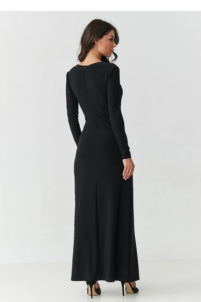 Sophisticated black maxi dress with a high-quality fabric blend by Makadamia, ideal for romantic dinners and formal occasions.