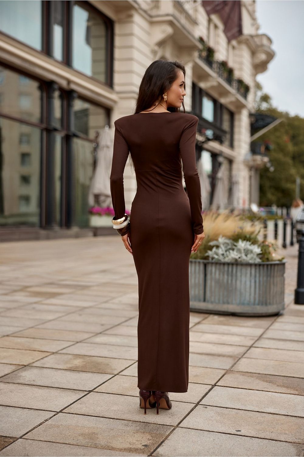 Luxurious Roco Fashion midi dress featuring long sleeves and shoulder pads, ideal for evening outings and special occasions.