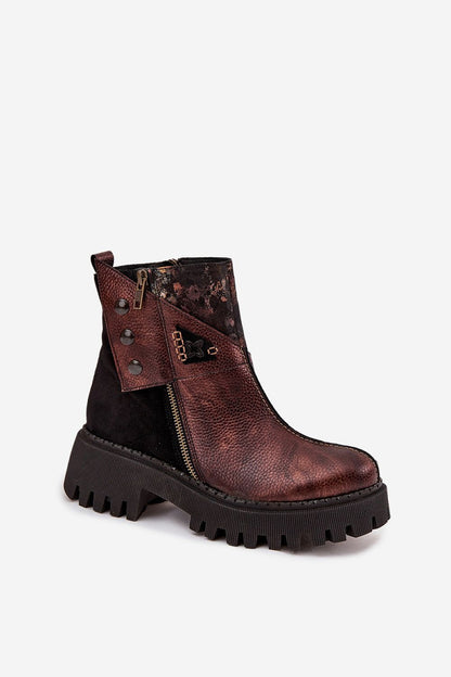 Elegant Maciejka ankle boots with a fashionable shaft design, showcasing warm fur lining and comfortable flat heel for stylish winter wear.