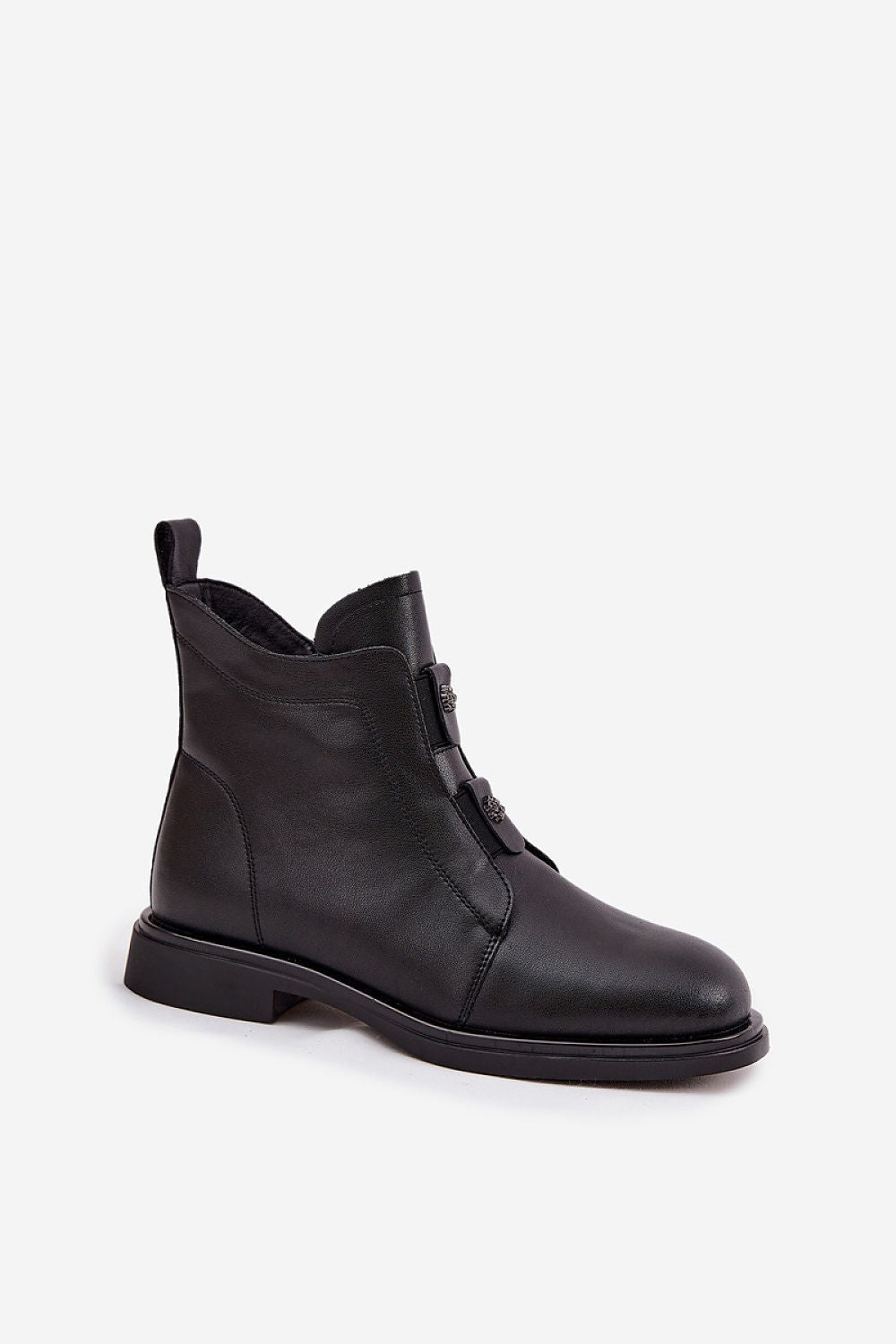 Luxurious natural leather ankle boots for women by Step in style, featuring a chic zipper fastening and elegant rounded toes, perfect for fashionable daily wear.