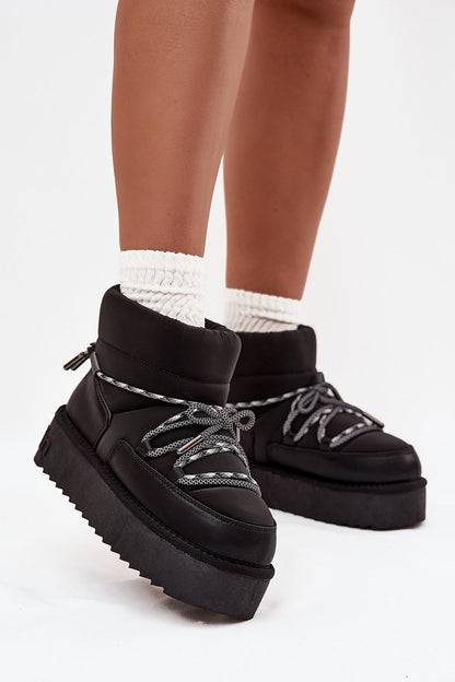Chic two-tone laces on D.Franklin Women's waterproof winter boots, featuring a stylish design and superior grip, from Step in Style.