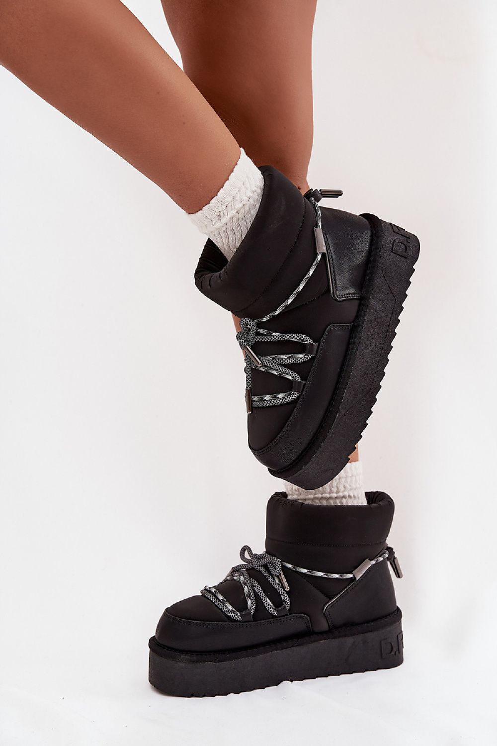 Sophisticated D.Franklin Women's snow boots in a modern design, ideal for winter conditions, offered by vendor Step in Style.