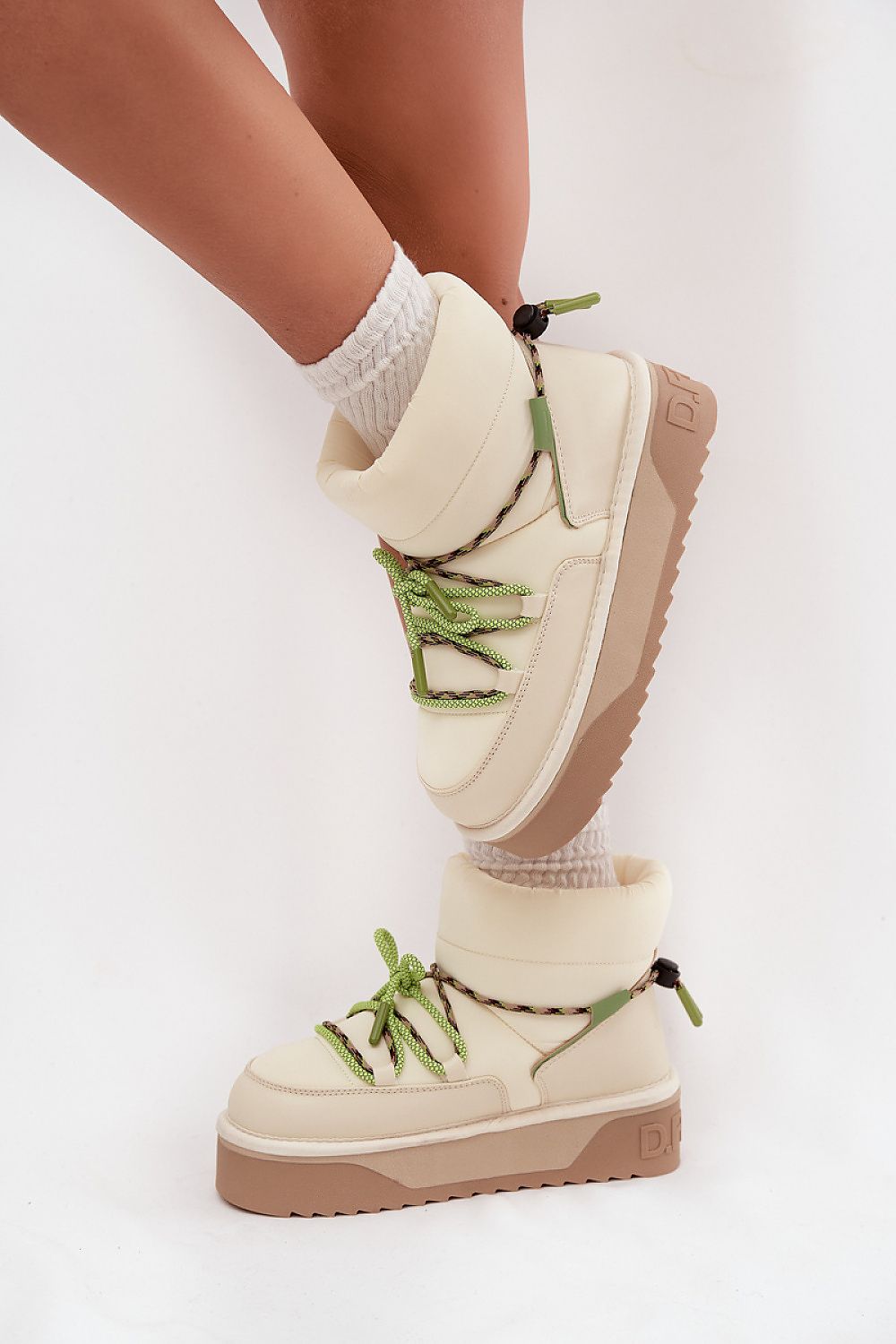 Chic D.Franklin Women's waterproof snow boots showcasing a beautiful synthetic upper, perfect for winter adventures by Step in Style.