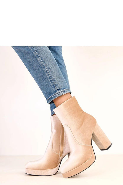 Stylish Solea ankle boots made of ecological suede leather, featuring a stable 11 cm heel and 2 cm platform for comfort and elegance.