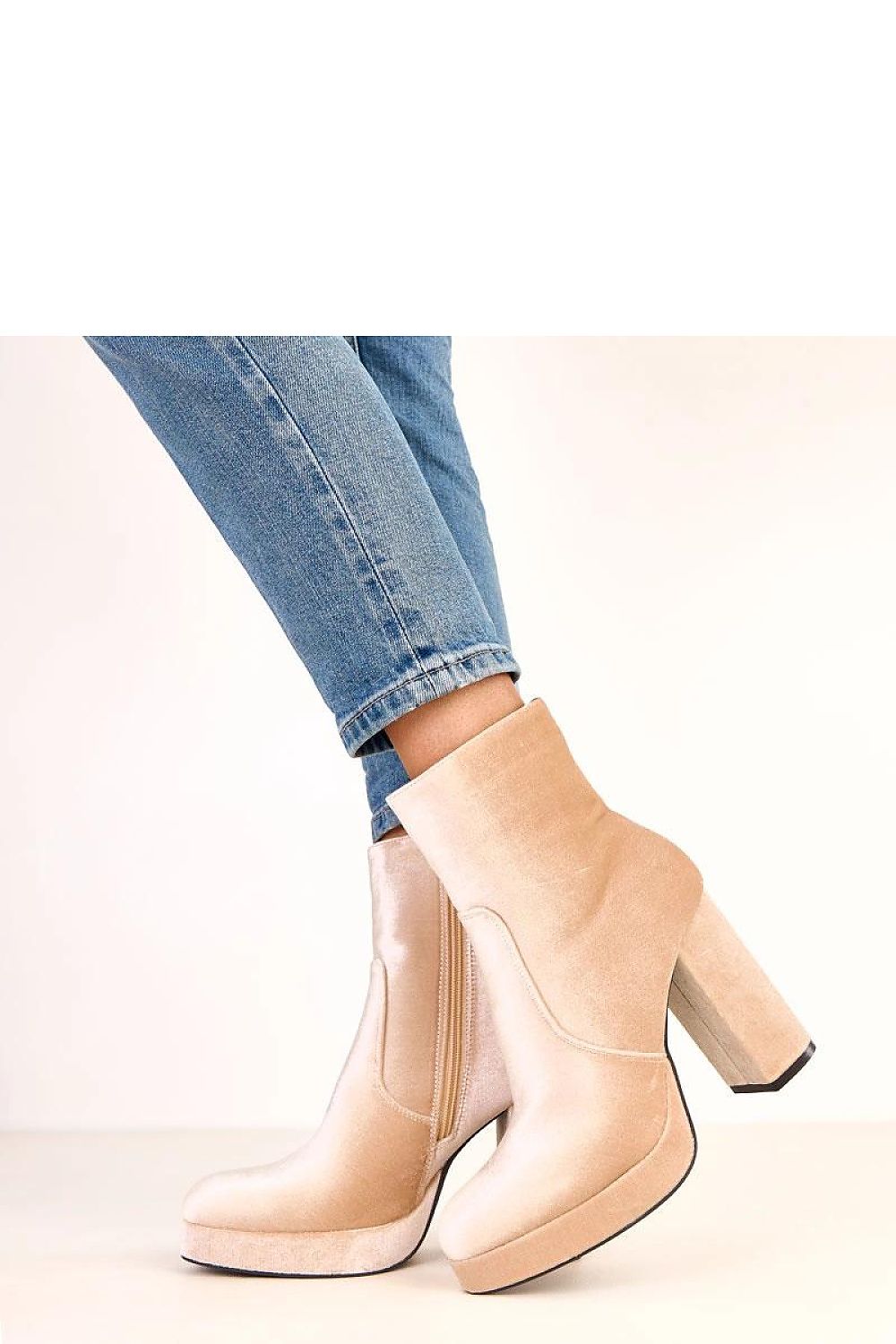 Elegant high-quality suede ankle boots by Solea featuring an 11 cm stiletto heel and a chic round toe design.