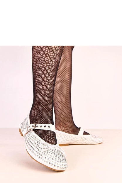 Sophisticated Solea eco-leather ballet flats adorned with feminine bow and stud accents, available in EU sizes 36-41.