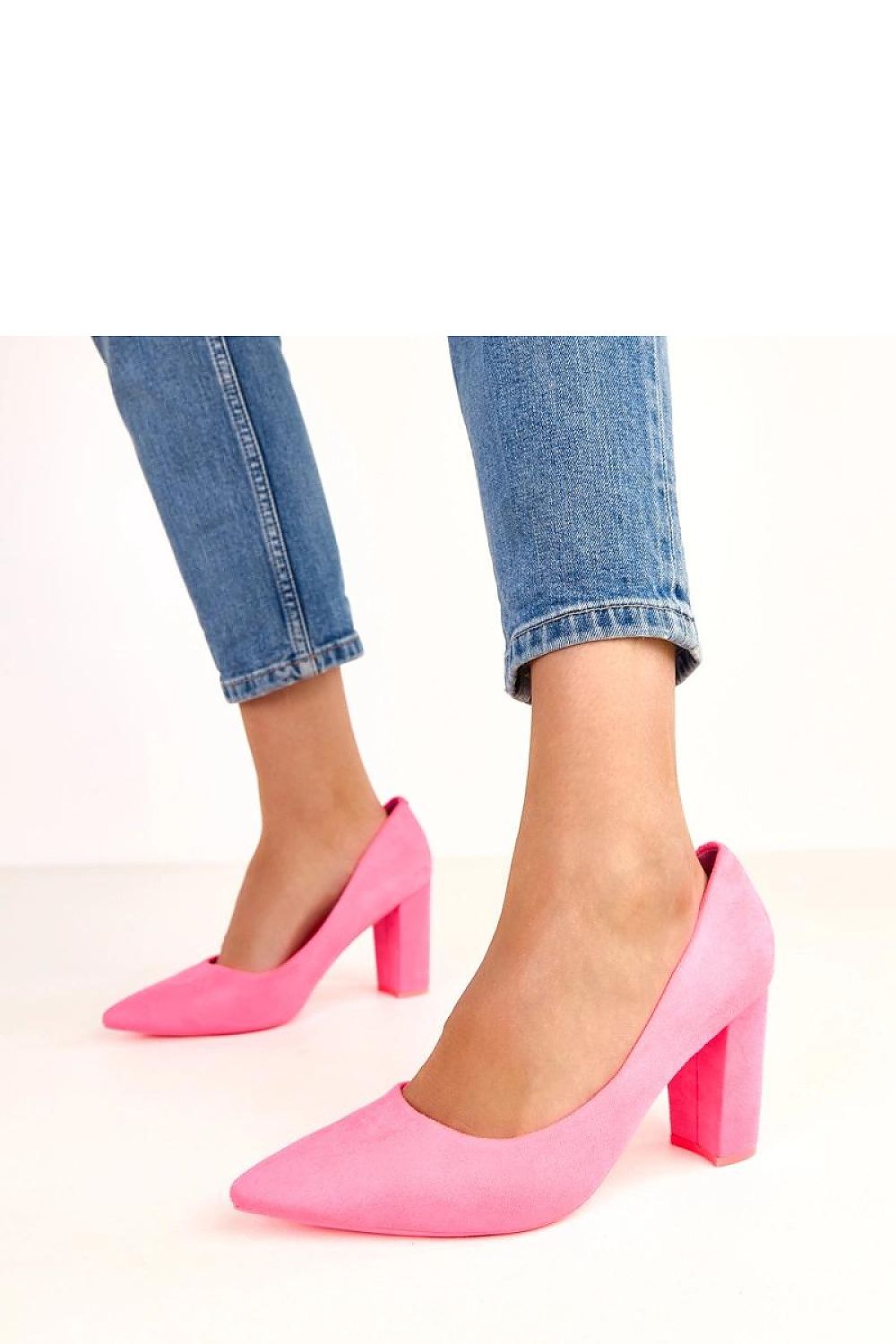 Elegant block heel pumps by Solea in high-quality ecological suede, showcasing a classic design perfect for elegant office outfits.